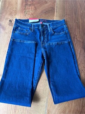 Ladies Lucky Brand Indigo Blue Jeans Mid-rise Straight 8/29